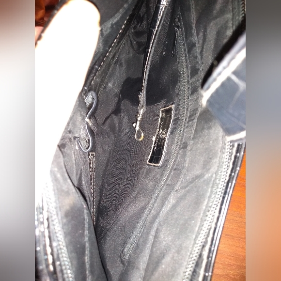 Black Patent Leather Carryland Shoulder bag, Crocodile Pattern, Single S… - Picture 5 of 6